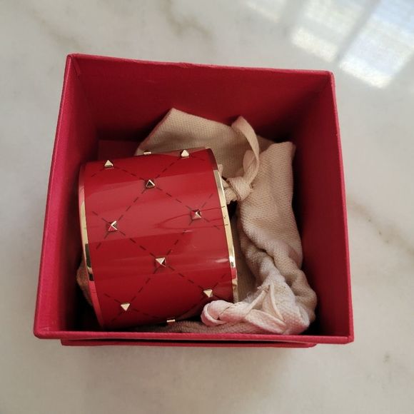 🆕️ VALENTINO Garavani Rockstud cuff stud bracelet Gift - Picture 12 of 16